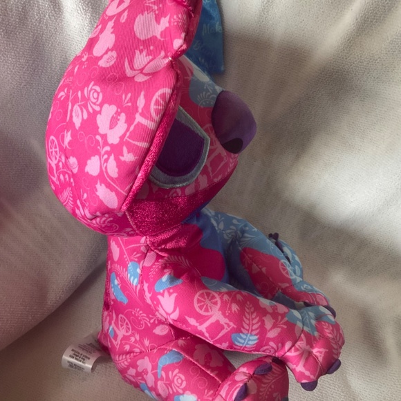 Disneys STITCH CRASHES SERIES ‘’SLEEPING BEAUTY ‘’ PLUSH - Picture 3 of 8